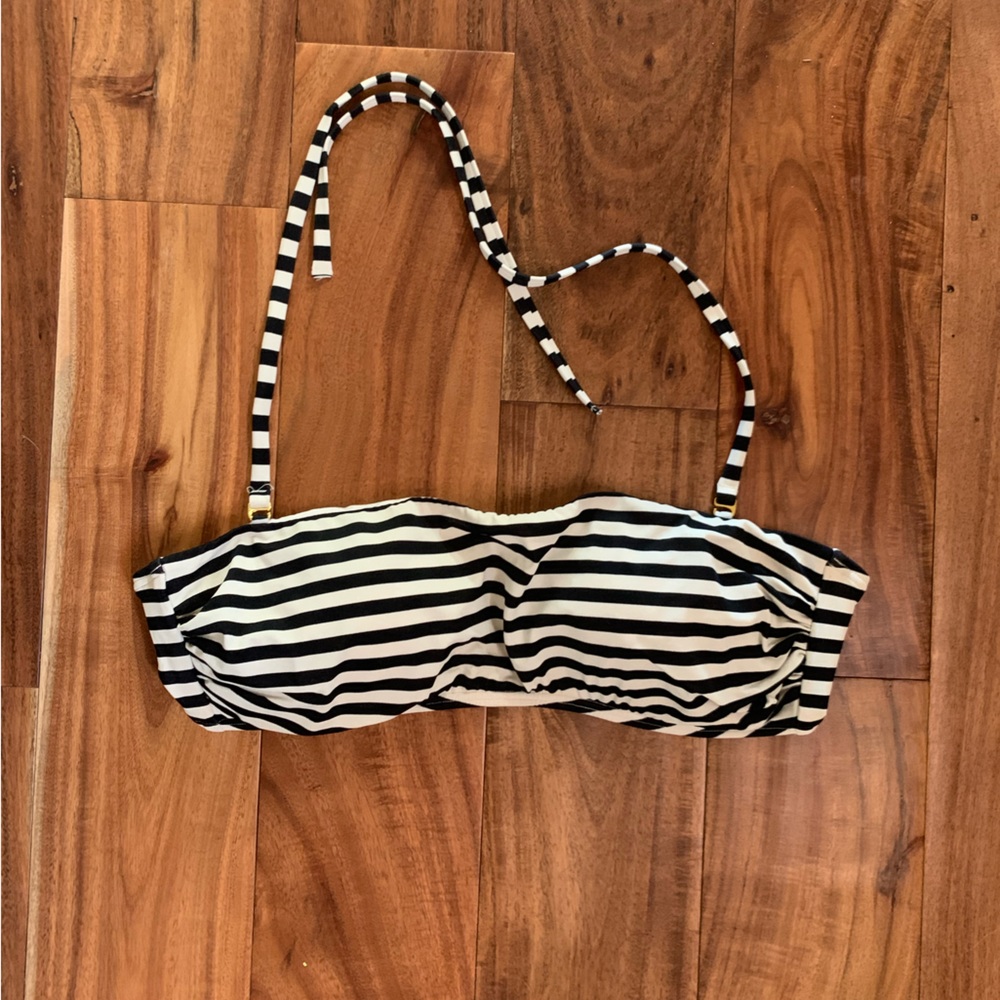 Victoria’s Secret bathing suit top size large used black and whiteish/creamish